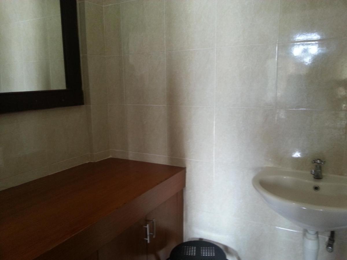 Collection O Bali Near Kedonanan Beach Formerly New Asta Graha Homestay Jimbaran (Bali) Exterior photo